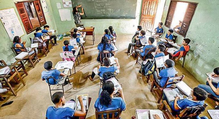 Brasil está entre países que fecharam escolas por mais tempo, diz OCDE