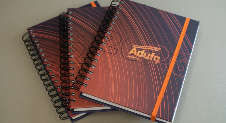 Cadernos de anotações já estão disponíveis para retirada