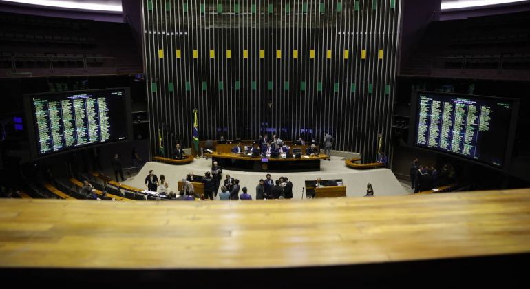 Câmara reserva semana esvaziada para votar combate à violência contra a mulher