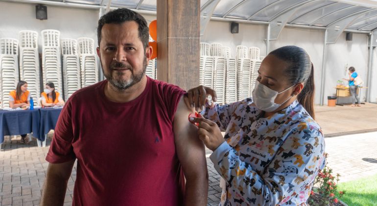 Campanha de vacinação do Adufg-Sindicato imuniza 490 pessoas em Goiânia, Catalão e Jataí