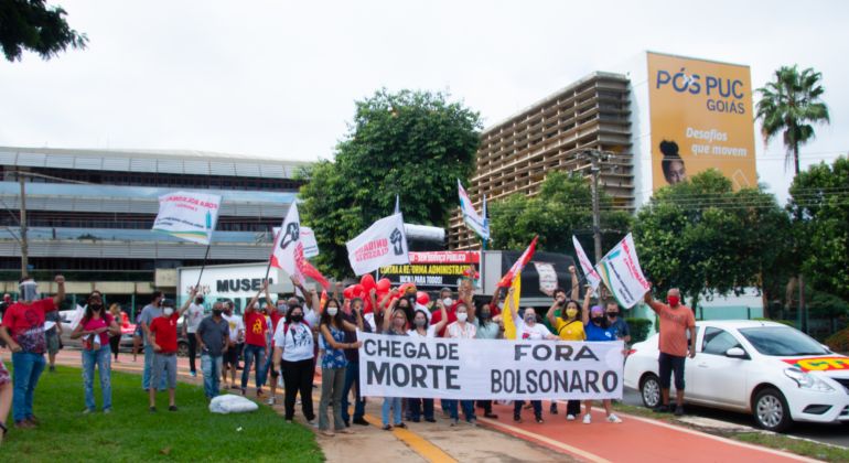 Carreata reuniu centenas de veículos no domingo em Goiânia