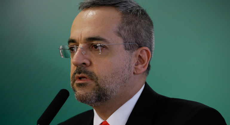 Carta Capital: Por racismo à China, PGR pede inquérito no STF contra Weintraub