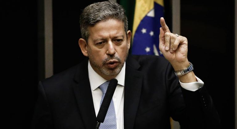 Com medo de derrota, Lira adia votação da reforma administrativa para a próxima semana