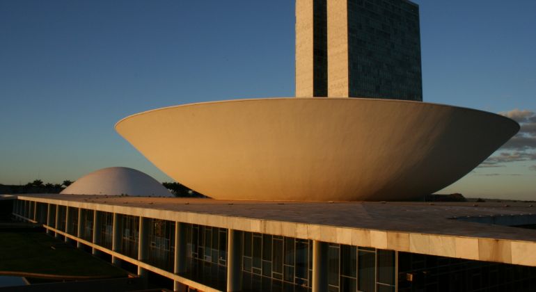 Comissão de Educação da Câmara dos Deputados aprova relatório de projeto que prevê o fim da lista tríplice