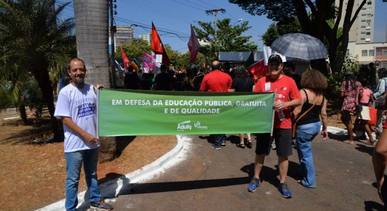 Dia da Independência é marcado por protesto contra os ataques à Educação