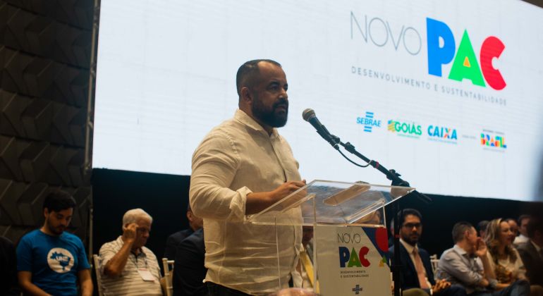 Diretor administrativo do Adufg-Sindicato participa de lançamento do novo PAC, que vai injetar R$ 62 bilhões em Goiás