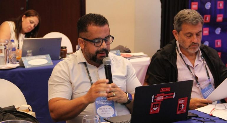 Diretor do Adufg-Sindicato representa Proifes-Federação em debate internacional sobre educação pública