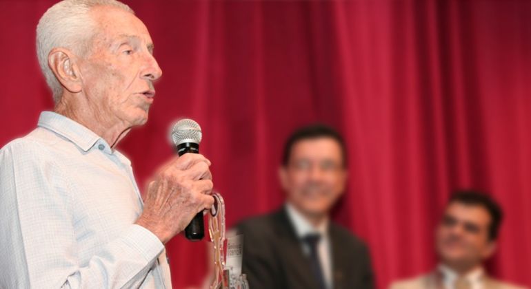 Diretoria do Adufg-Sindicato lamenta a morte do professor Adelmo Café