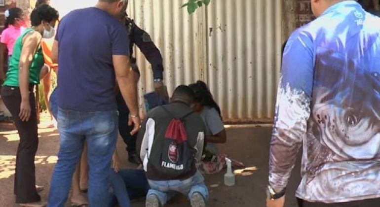Diretoria do Adufg-Sindicato repudia uso de spray de pimenta contra estudantes de escola de Goiânia