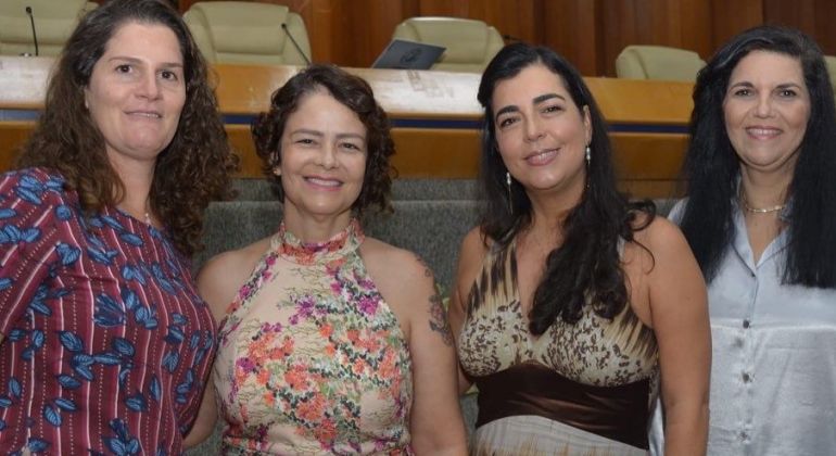 Docentes da UFG são homenageadas pela Câmara Municipal de Goiânia