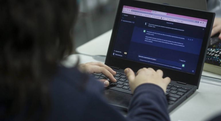 Educação digital é objetivo curricular previsto na proposta do novo PNE