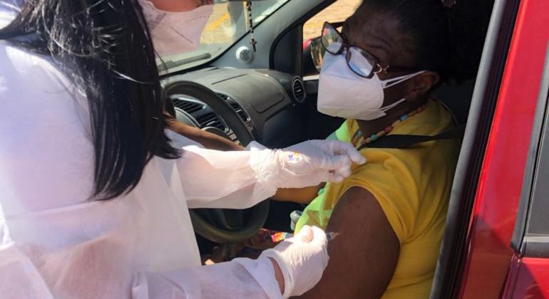 Em Jataí, 142 pessoas, entre professores e dependentes, foram vacinados na campanha do Adufg contra a gripe H1N1