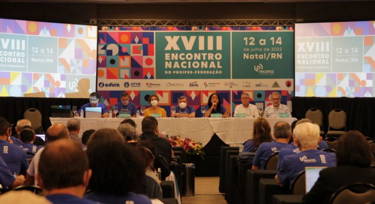 Especialistas alertam para riscos do avanço neoliberal na Educação da América Latina