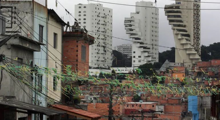 Estadão: Apenas 4,7% dos filhos de pais sem instrução terminam o ensino superior no Brasil