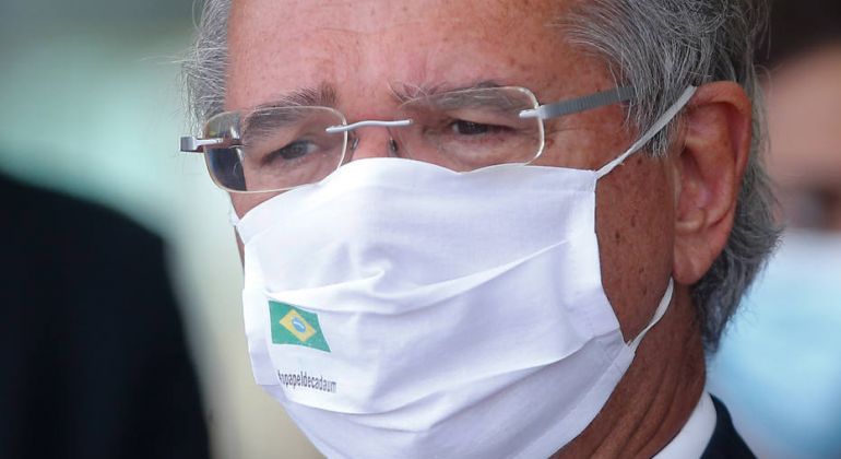 Estadão: Guedes descarta uso de precatórios e Renda Cidadã volta à estaca zero