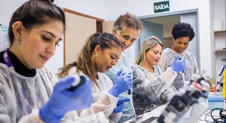 Estadão: Mais mulheres, cada vez mais, fazem ciência no Brasil