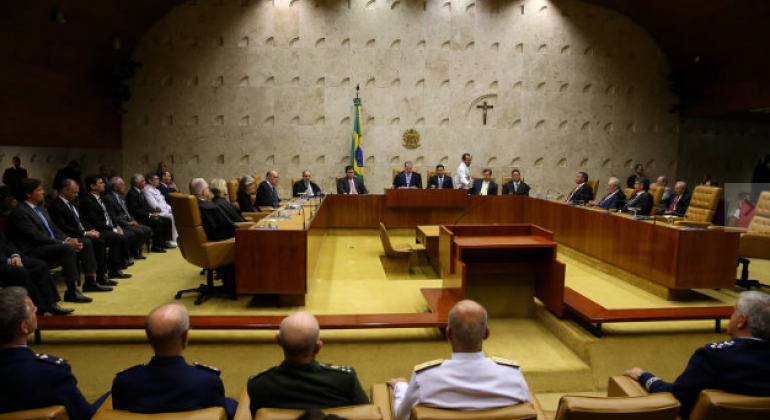 Folha: STF proíbe corte salarial de servidores e veta redução de repasse do Executivo a outros poderes