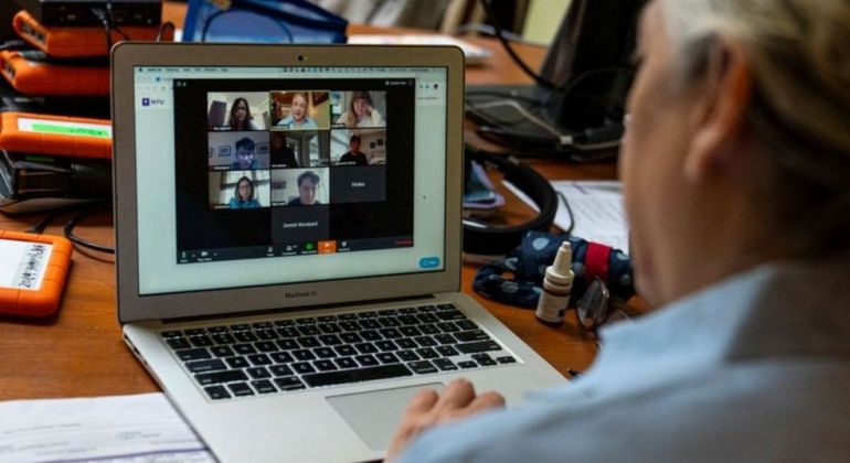 G1: Aulas na pandemia: 4 problemas do ensino on-line apontados pelo professor que anunciou sua desistência ao vivo para alunos