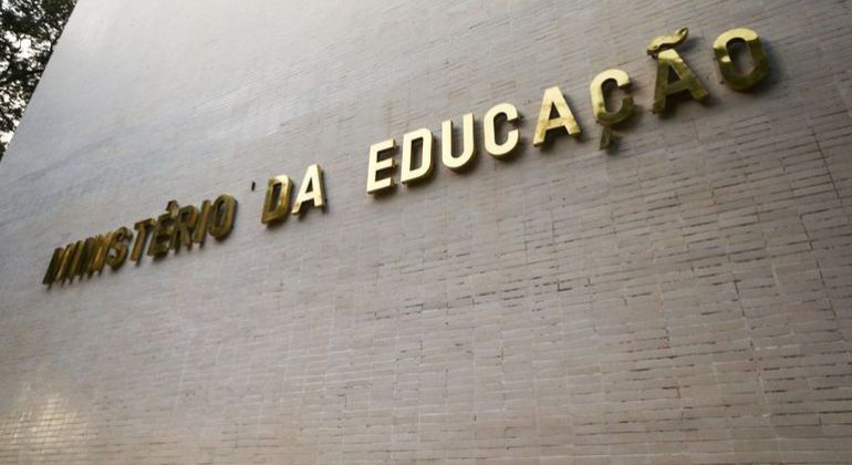 G1: Gasto com educação recua pelo 5º ano consecutivo e é o menor em dez anos, mostra levantamento