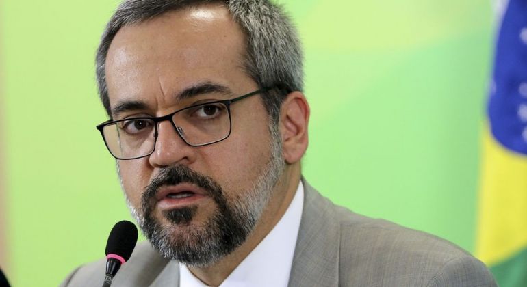 G1: Lewandowski arquiva pedido de impeachment do ministro da Educação, Abraham Weintraub
