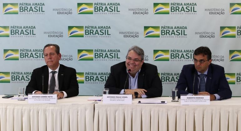 G1: Secretário-executivo do MEC, Antonio Paulo Vogel, diz que vai deixar o cargo