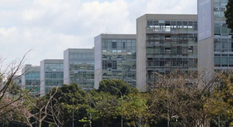 Governo Federal divulga informações sobre acordo assinado com a categoria docente
