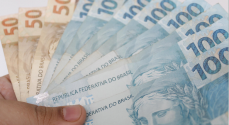 Governo reduz teto de juros do consignado de servidores federais