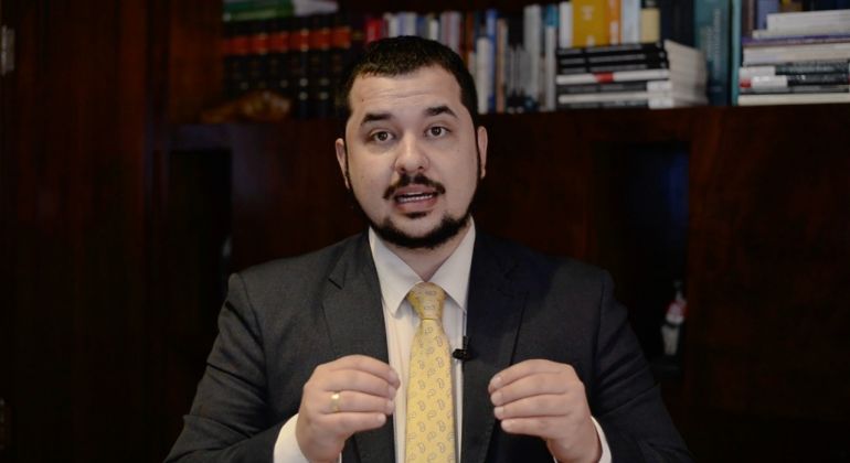 Jurídico Responde aborda acumulação de cargos na proposta de reforma administrativa
