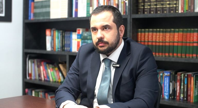 Jurídico Responde explica inclusão do abono de permanência em férias e 13º