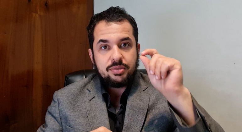 Jurídico Responde: professores licenciados para pós-doutorado têm direito a férias