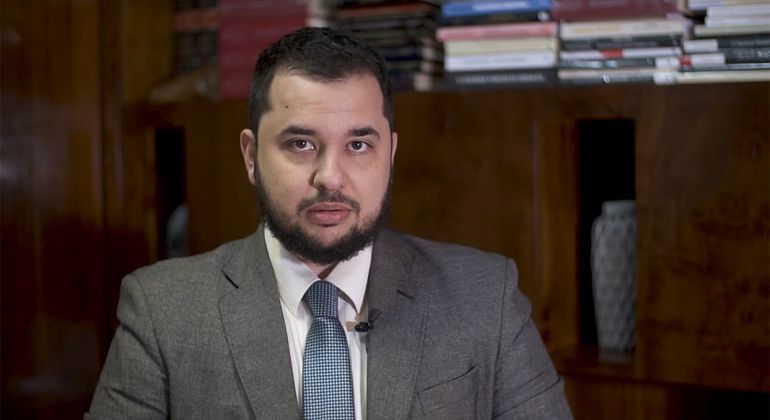 Jurídico Responde: Professores que possuem mais de um vínculo público devem considerar qual período para se aposentar?