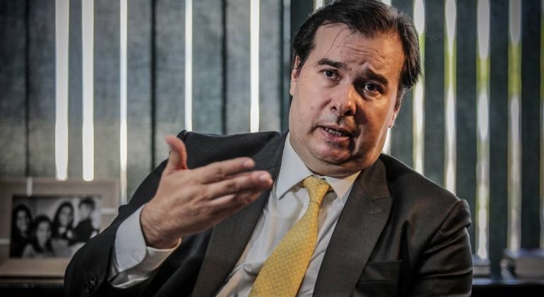 Maia diz que Salles e Weintraub radicalizaram demais e perderam condição de interlocução