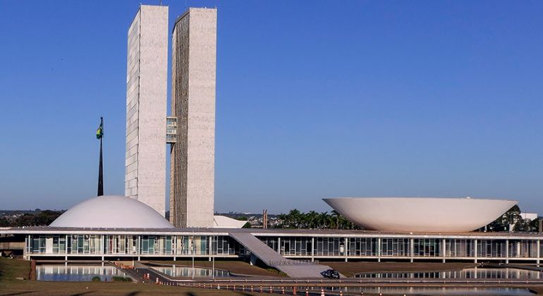 Mais de 100 entidades assinam manifesto contra reforma administrativa