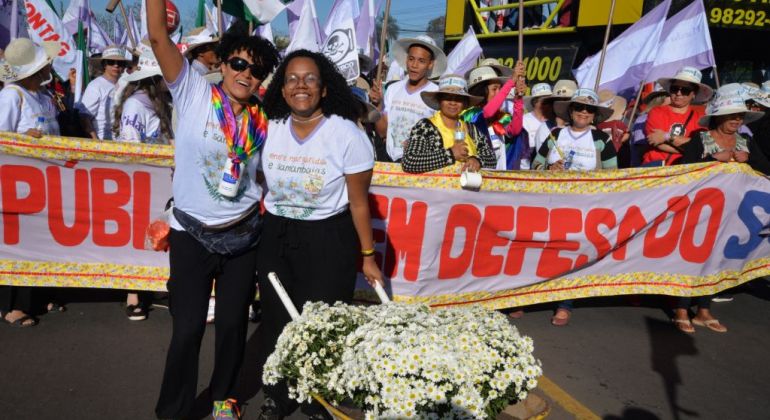 Marcha das Margaridas reúne 100 mil pessoas em Brasília