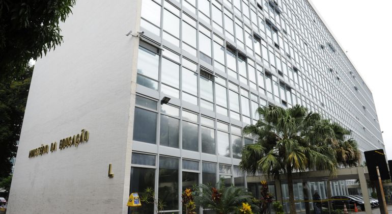 MEC inclui Proifes-Federação na lista de entidades que podem indicar nomes para o Conselho Nacional de Educação