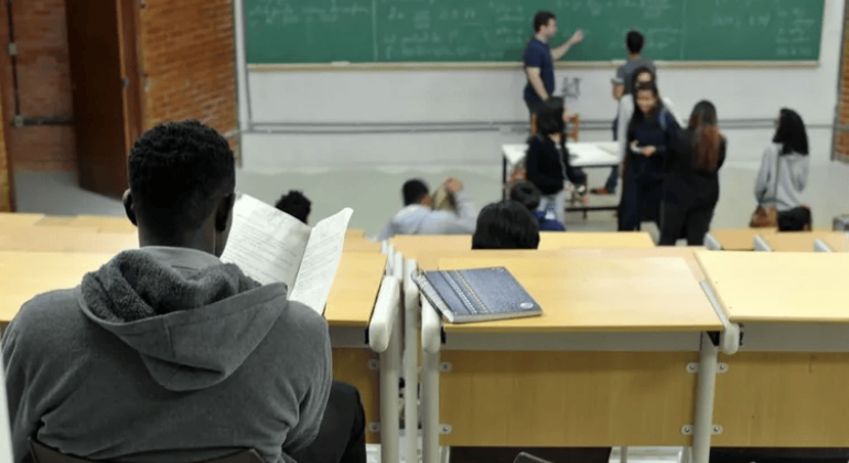 MEC proíbe educação a distância em Direito e mais quatro graduações