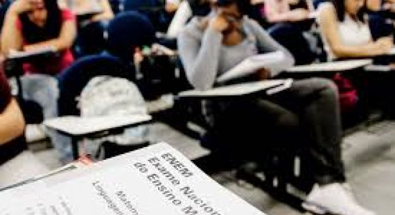 Mesmo com pedidos de adiamento, Inep diz que Enem deve ser mantido