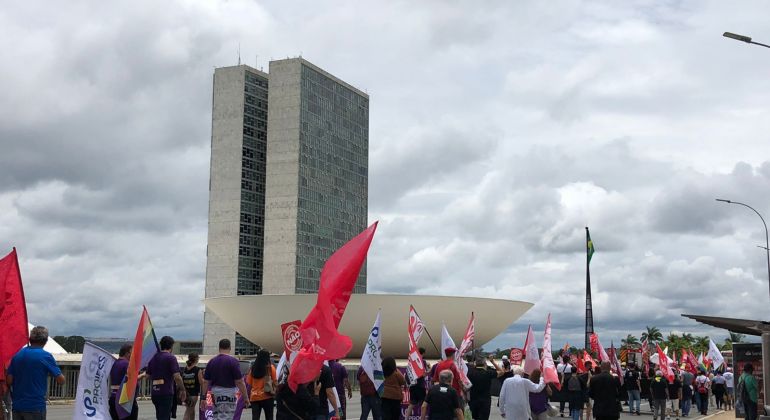 Mobilização contra a reforma administrativa continua em Brasília