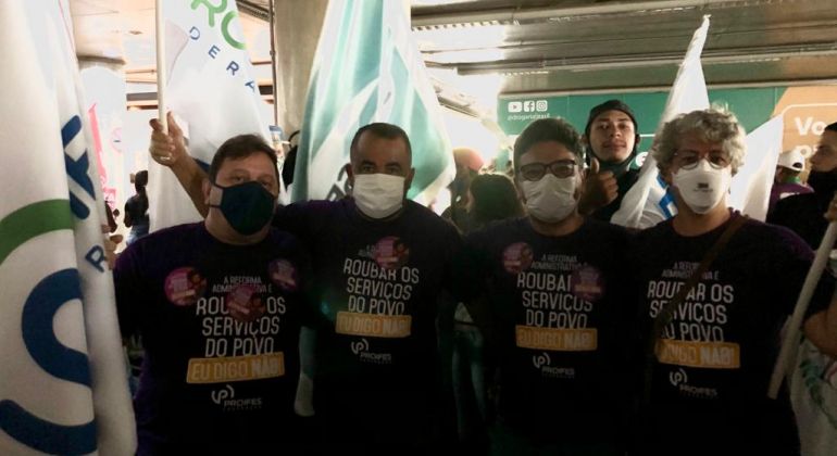 Movimentos sindicais voltam a pressionar parlamentares contra a reforma administrativa