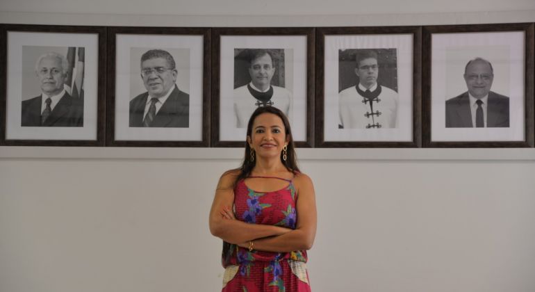 Mulheres ainda são minoria em cargos de direção na UFG