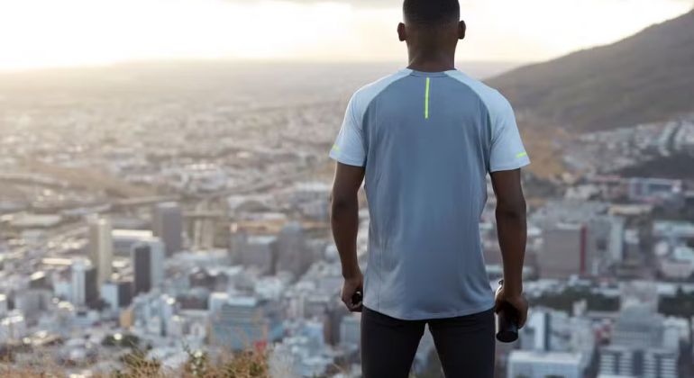 Negros têm até 2,3 vezes mais risco de morrer por homicídio no Brasil, aponta estudo