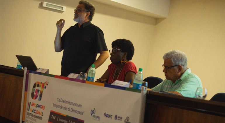 “Para a construção de um novo mundo precisamos voltar a formular perguntas”, alerta docente no III Encontro Nacional do GT Direitos Humanos do PROIFES