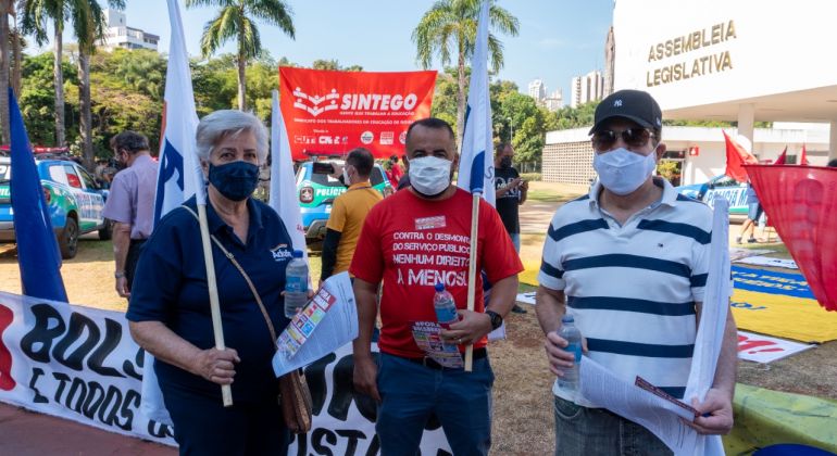 “PEC 32/20 é a destruição total dos serviços públicos”, alerta presidente do Adufg em ato contra a reforma administrativa