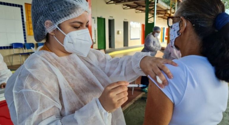 Prefeitura de Goiânia inicia vacinação de pessoas com comorbidades