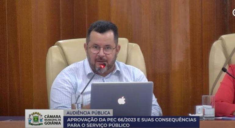 Presidente do Adufg-Sindicato participa de audiência pública na Câmara de Goiânia para discutir a PEC 66/23