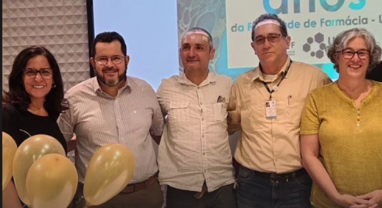 Presidente do Adufg-Sindicato prestigia solenidade em comemoração aos 78 anos da Faculdade de Farmácia da UFG