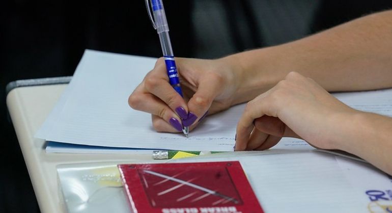 Pressionado, presidente da Câmara decide votar homeschooling, mas texto ainda está em disputa