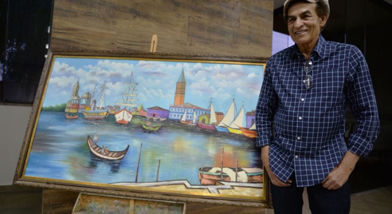 Professor Salvador de Carvalho realiza exposição no Adufg-Sindicato