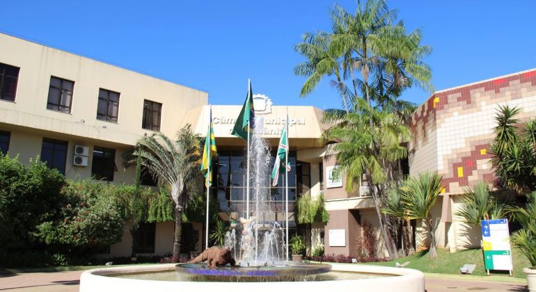 Professores indicados pelo Adufg serão agraciados com a Comenda Colemar Natal e Silva nesta quinta-feira (15/12)