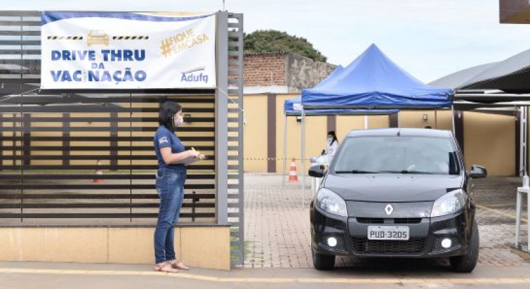 Professores que não adquiriram dose da vacina contra a gripe devem aguardar novo prazo